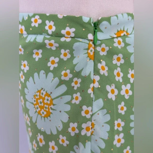 Lulus Retro Romantic Green Daisy Print Halter Crop Top & Mini Skirt Set - Picture 10 of 15